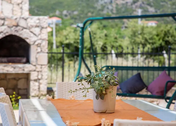 Kuytu Kaş